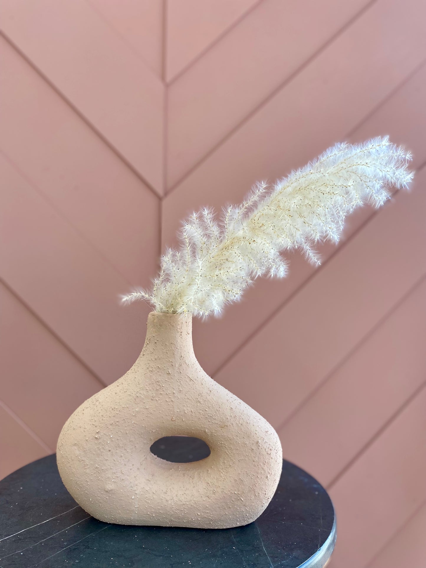 Curved Donut vase
