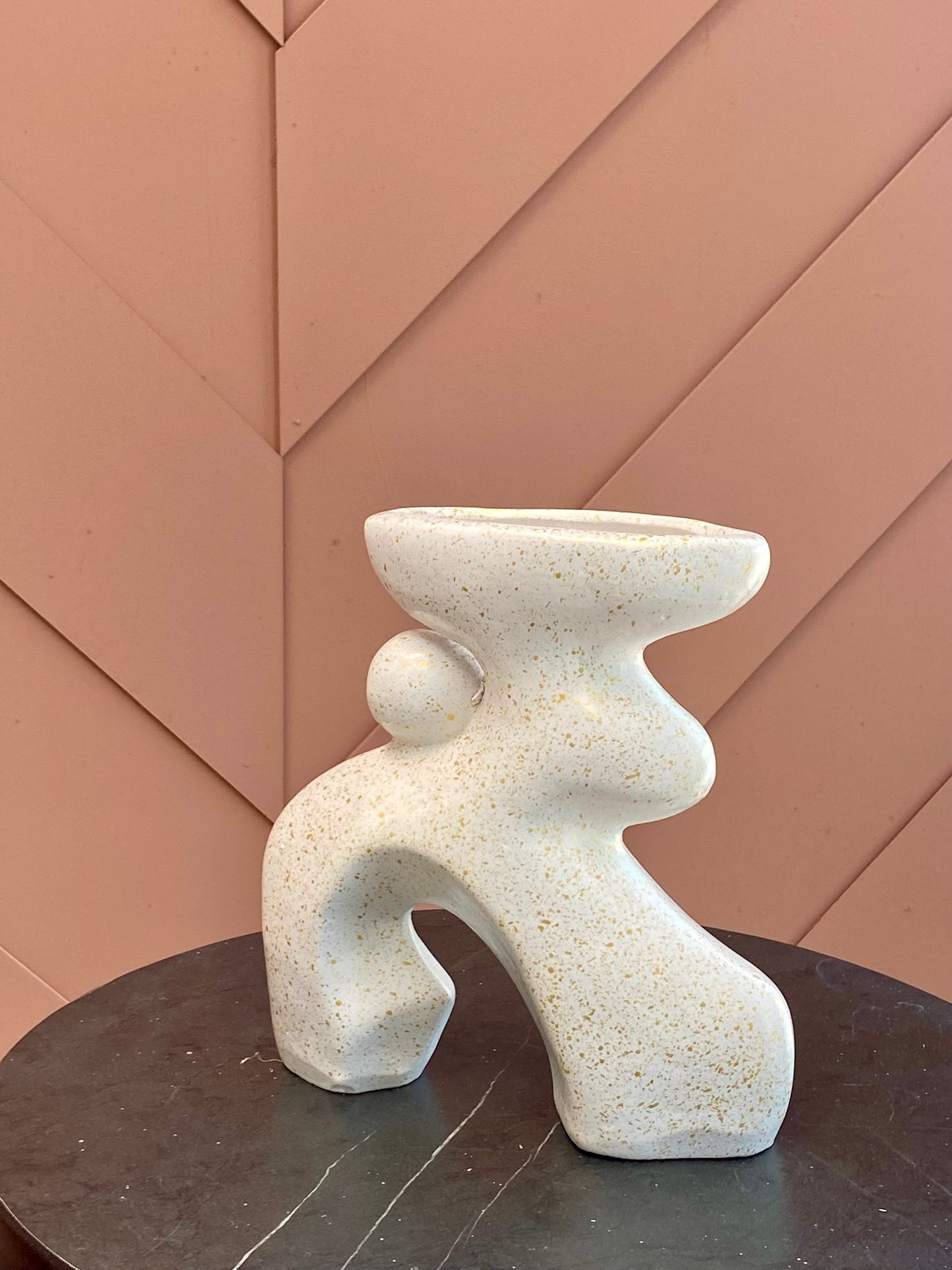 Knot vase