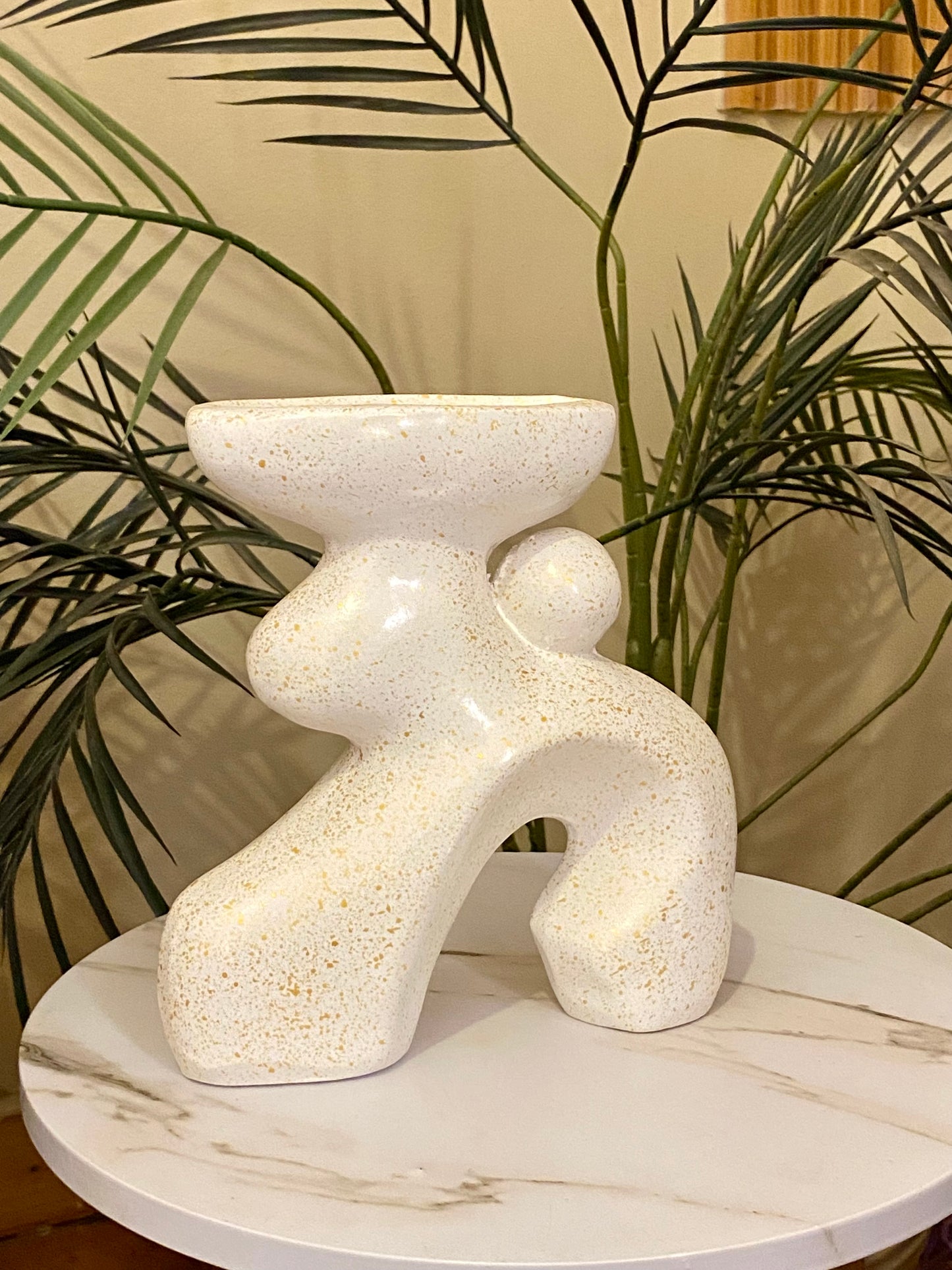 Knot vase