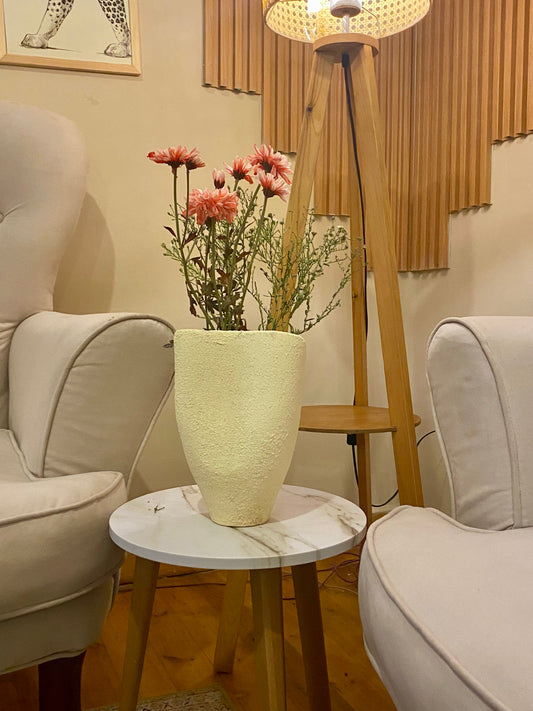 Monolithic vase
