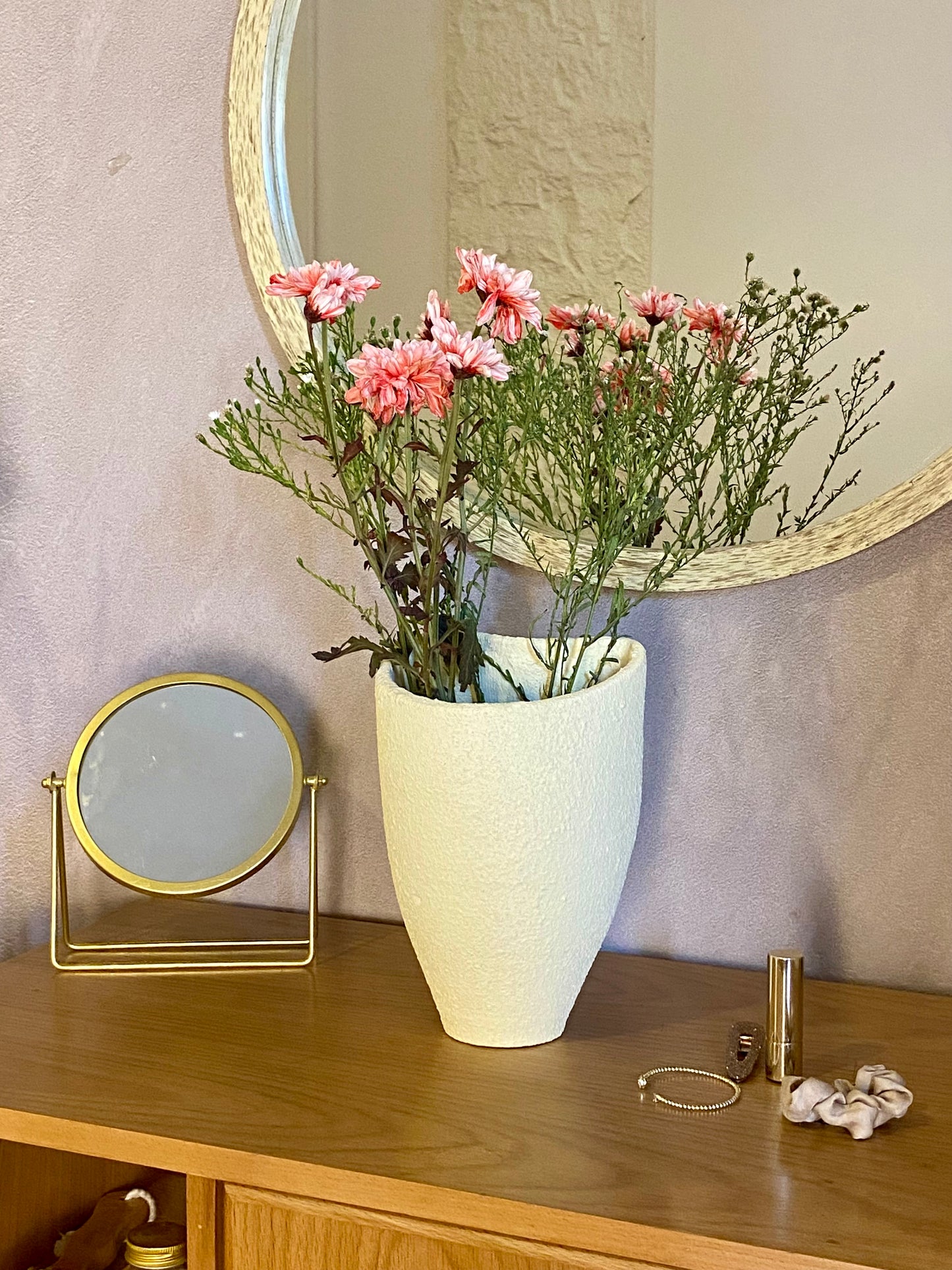 Monolithic vase