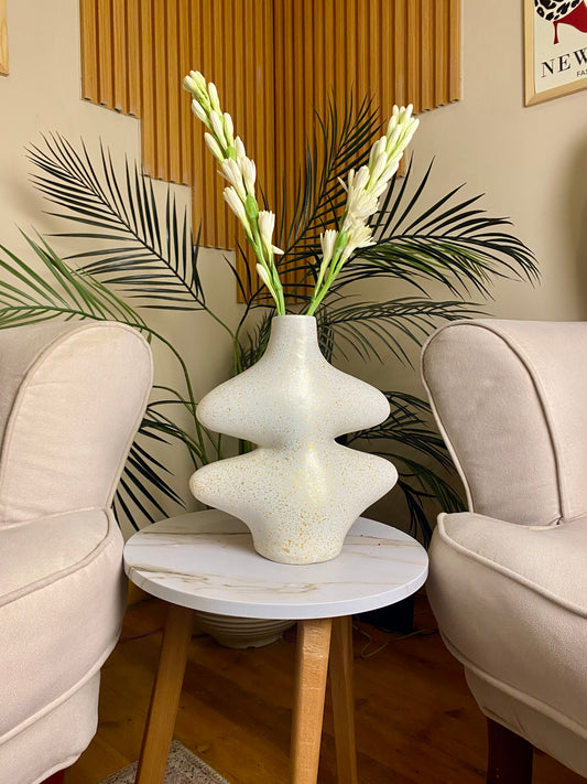 Bilateral vase
